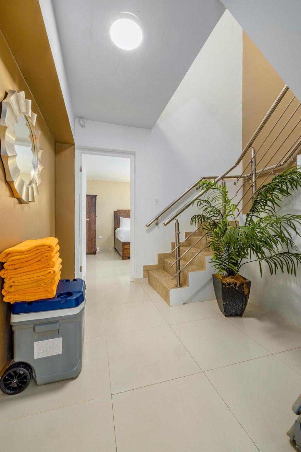 Koyari Modern Condos 9Br 7Ba Sleeps 26 W/ Pool And Roof Deck Palm Beach Exterior foto