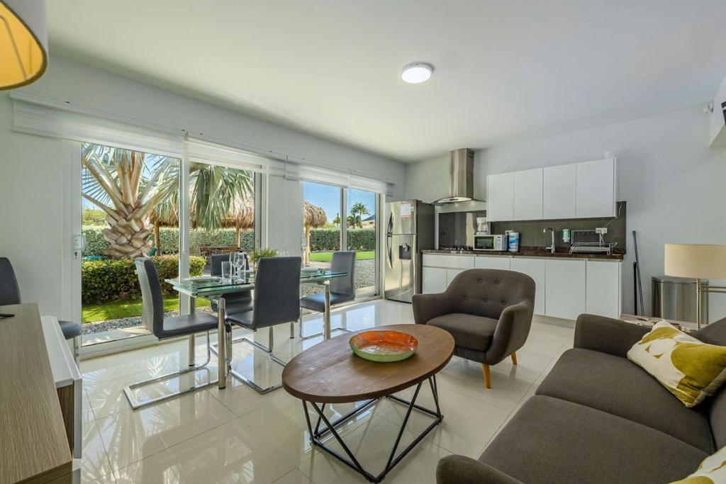 Koyari Modern Condos 9Br 7Ba Sleeps 26 W/ Pool And Roof Deck Palm Beach Exterior foto