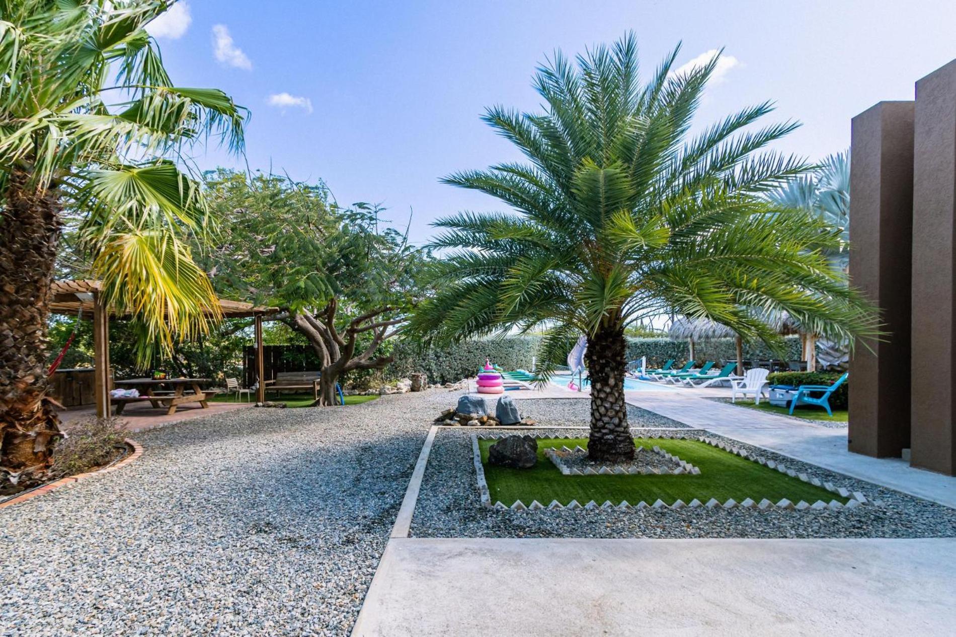 Koyari Modern Condos 9Br 7Ba Sleeps 26 W/ Pool And Roof Deck Palm Beach Exterior foto